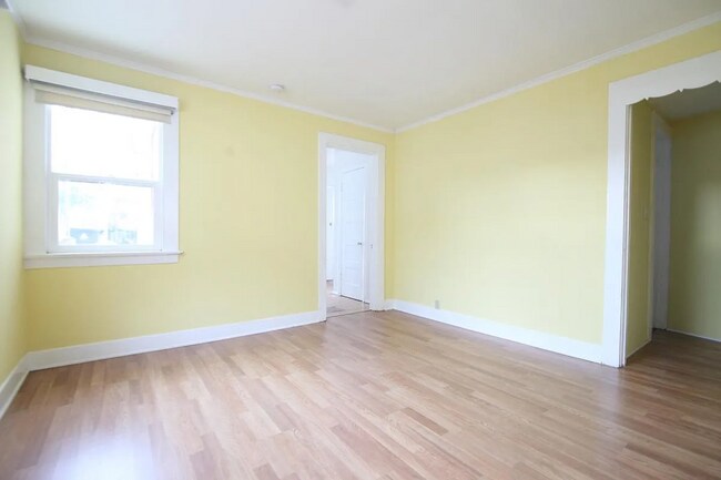 Building Photo - 4625 Kingswell Ave