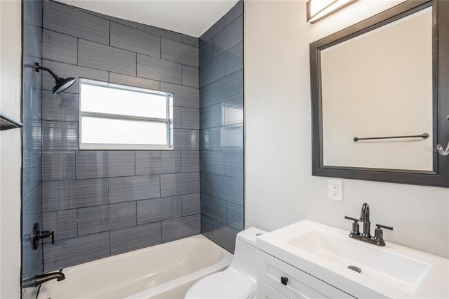 Building Photo - 8716 78th Pl