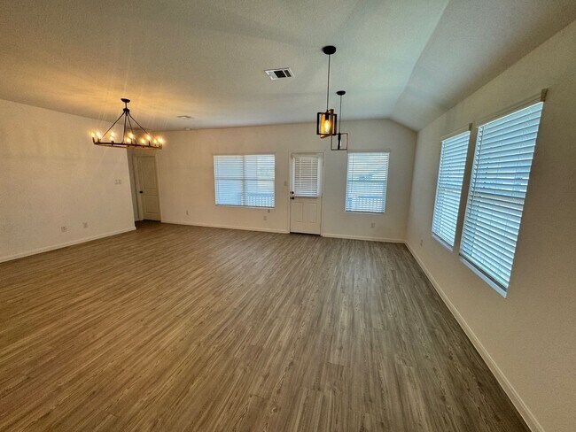 Building Photo - Modern Comfort & Style in This 2022-Built ...