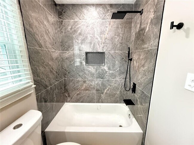 Building Photo - 2861 Spring Ridge Cir