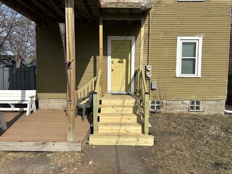 Building Photo - 235 Logan Ave N