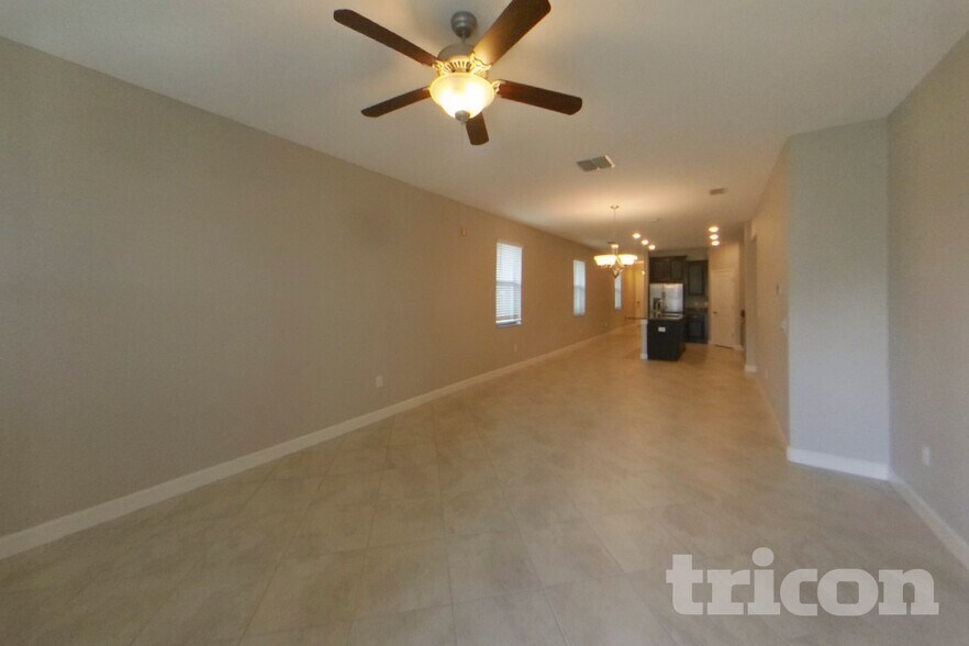 Building Photo - 9735 Ivory Dr