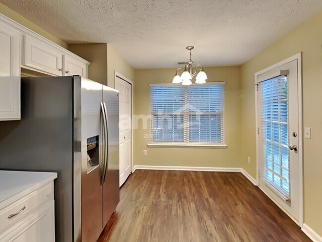 Building Photo - 4810 Lake Park Ter