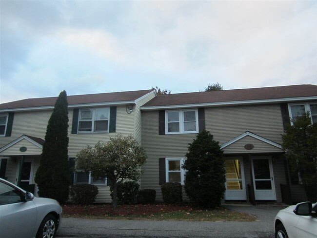 Building Photo - 1025 S Mammoth Rd