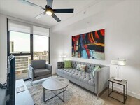 Building Photo - 817 N 6th St