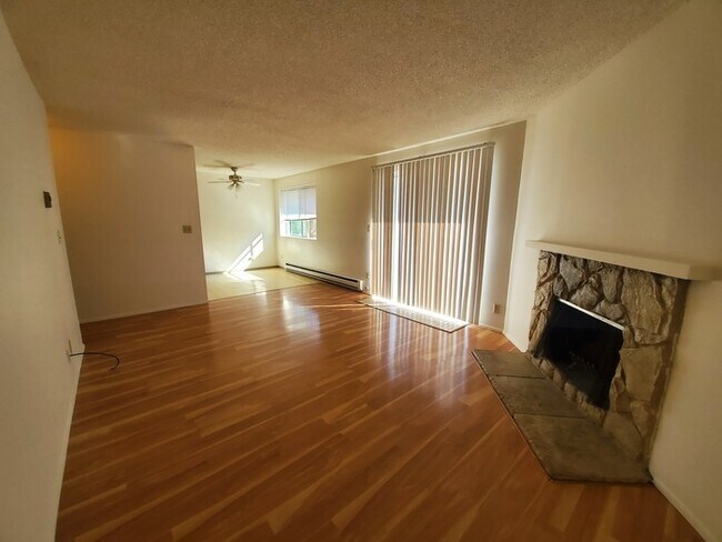 Building Photo - 1629 Maple Ln