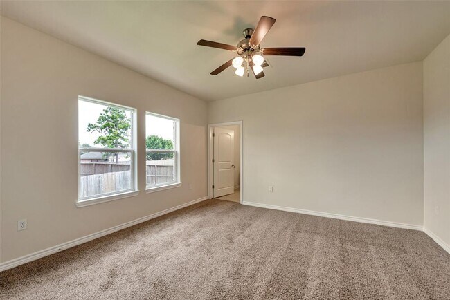 Building Photo - 203 Glade Bridge Ln