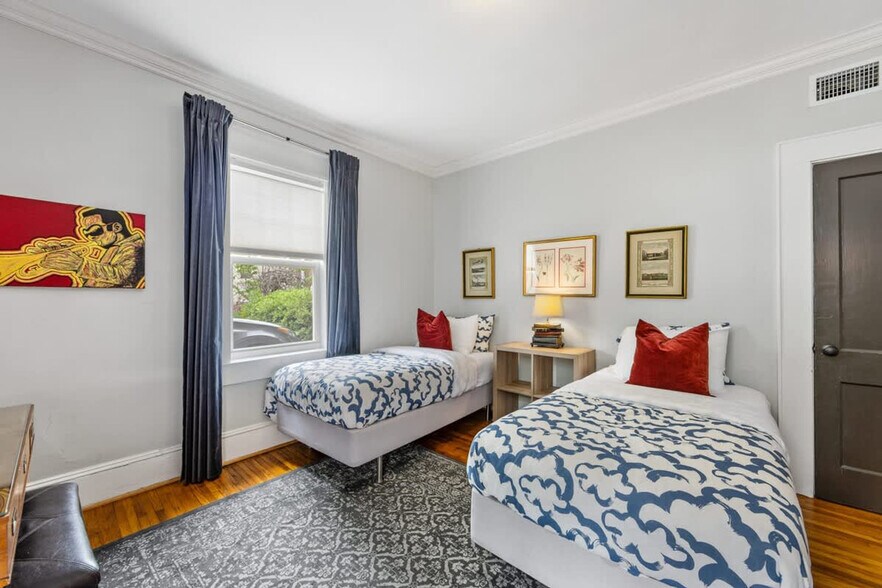 Building Photo - 800 Magnolia Ave