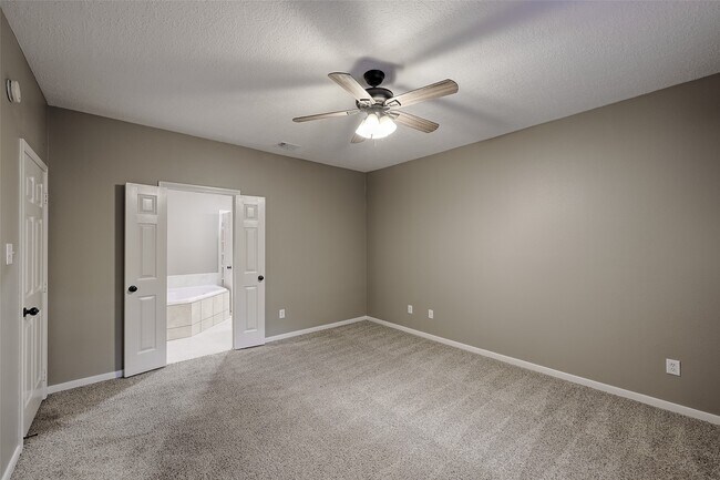 Building Photo - 10 Hancock St