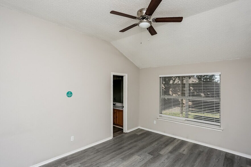 Building Photo - 6841 Prairie Hill Rd N