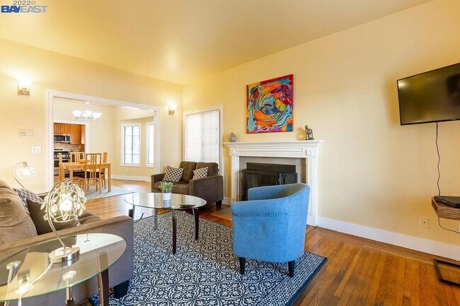 Building Photo - 541 33rd St