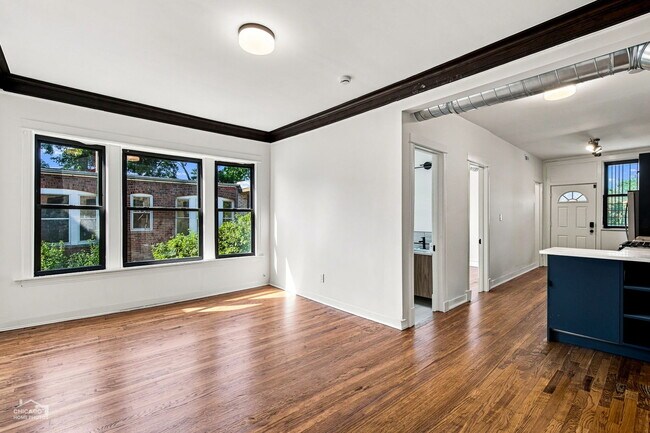 Building Photo - 5402 S Woodlawn Ave