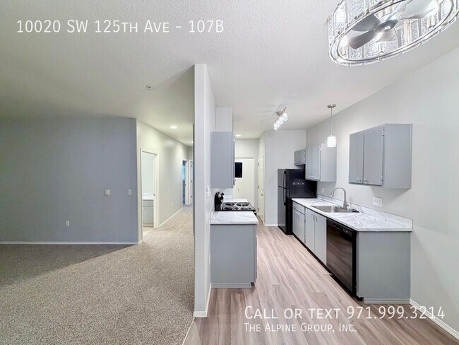 Building Photo - 10020 SW 125th Ave