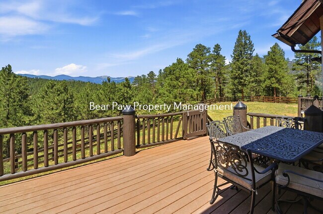 Building Photo - "Spacious 6-Bedroom Retreat with 7 Luxurious Bathrooms off Upper Bear Creek!"