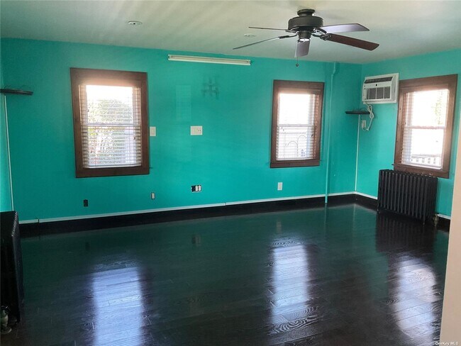 Building Photo - 49 Forest Ave