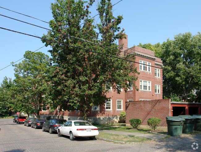 Building Photo - Neil Manor