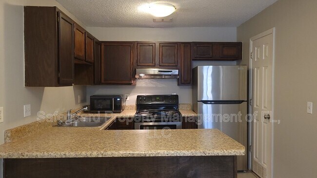 Building Photo - 6332 W Fairfield Dr