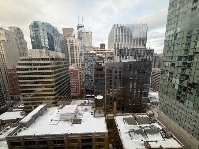 Building Photo - 211 E Ohio St