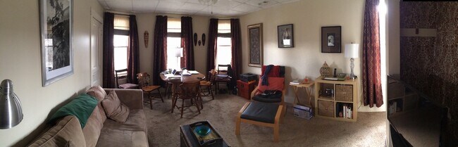 Building Photo - 147 Holland Ave