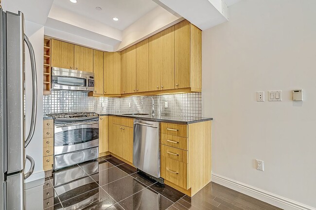 Building Photo - 30-11 21st St