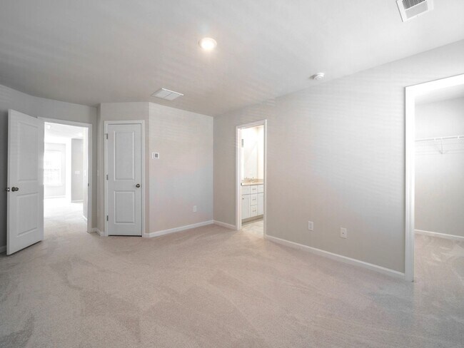 Building Photo - 1 Year Old New Home With 3 Bedroom 2.5 bat...