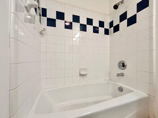 Building Photo - Charming 2-bedroom, 2.5-bathroom home at The Arbors at Riverside