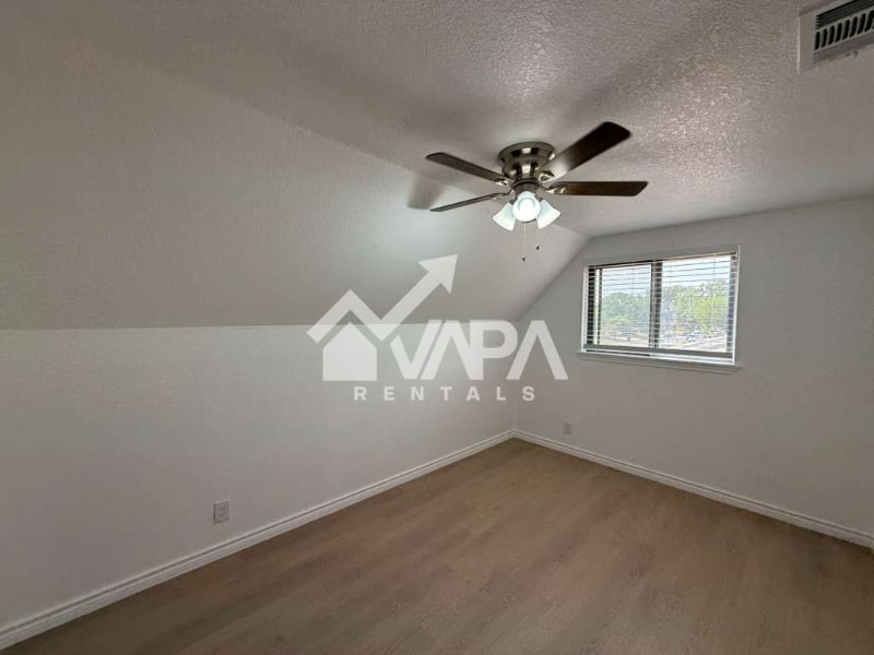 Building Photo - 4351 Sun Vista Ln