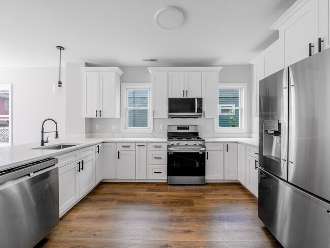 Building Photo - 22 Madison Ave