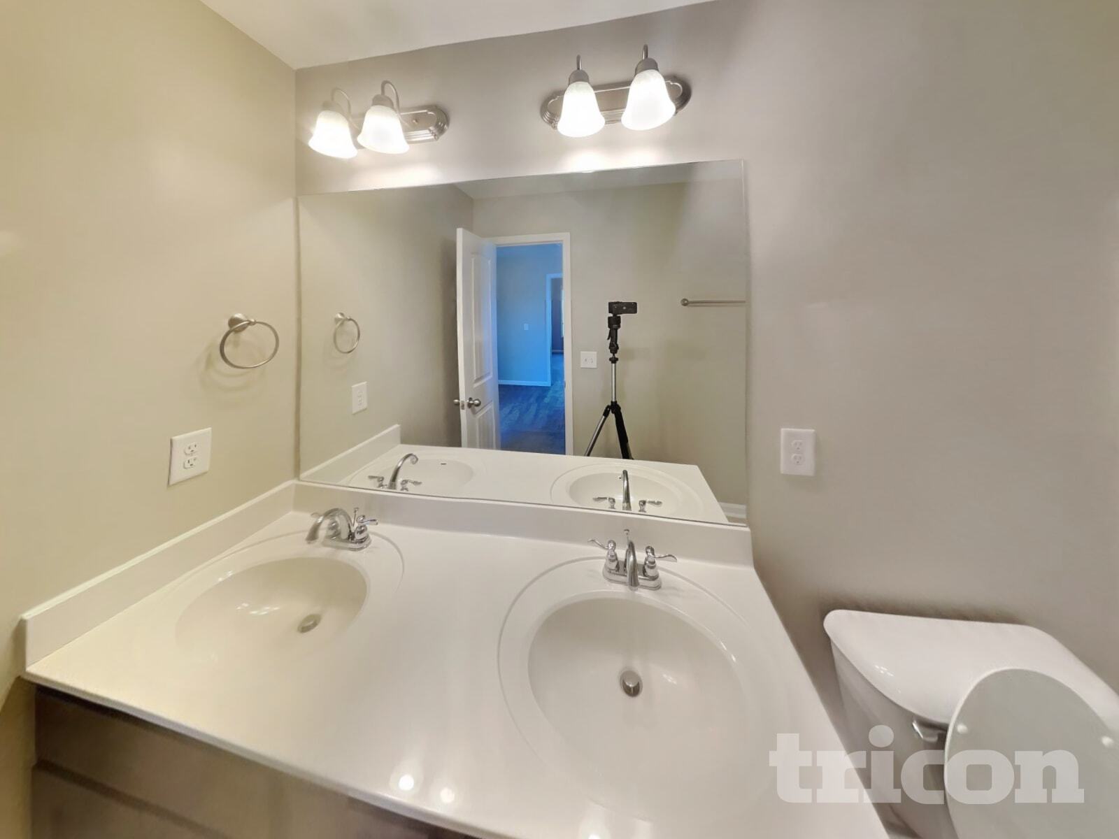 Building Photo - 938 Beverly Ct