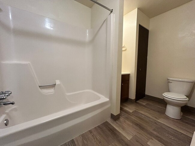 Building Photo - 602 Kellywood Manor