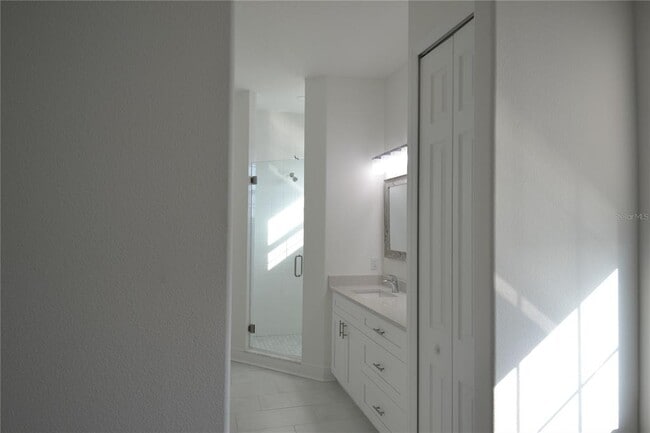 Building Photo - 5732 Biscayne Ct