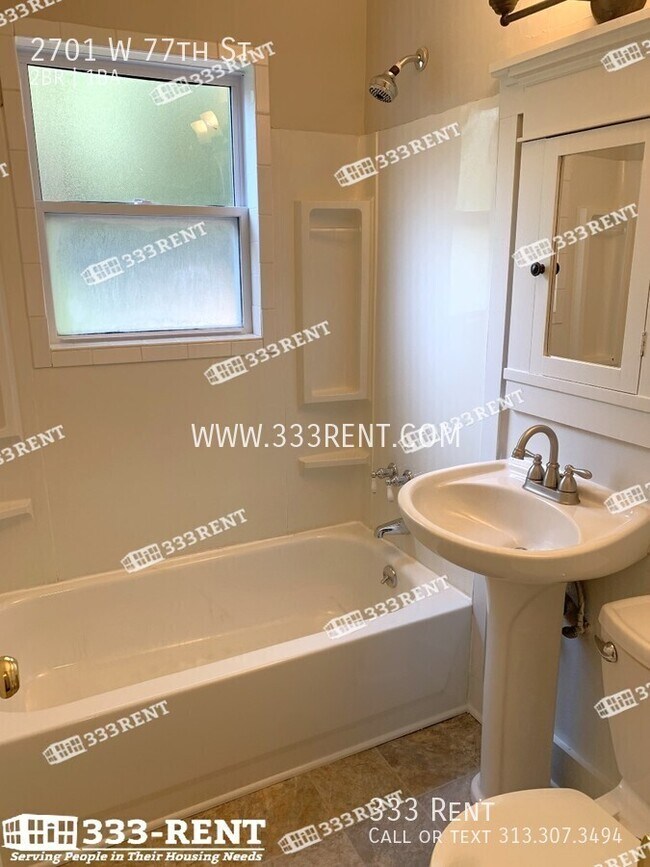 Building Photo - 2701 W 77th St