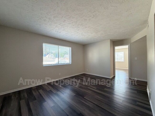 Building Photo - 922 A St