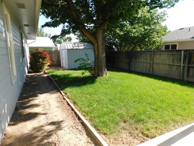 Building Photo - 579 Darby Dr