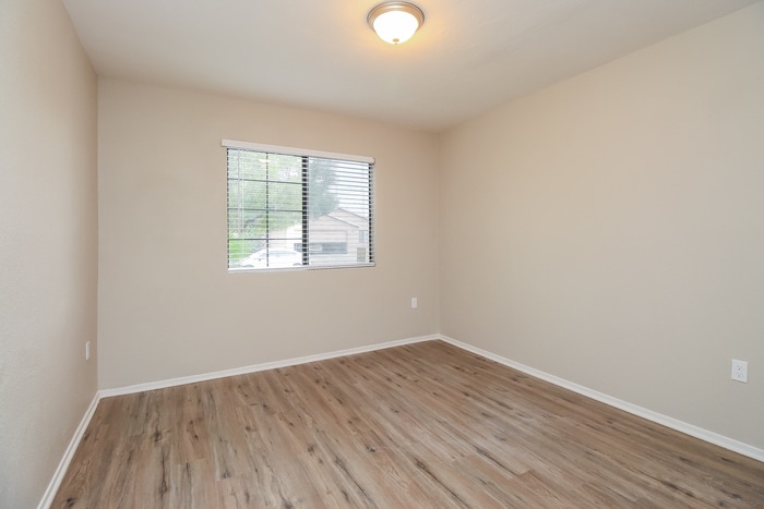 Building Photo - 1610 W Houchin Way