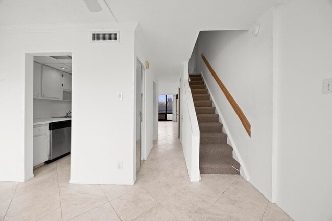 Building Photo - 1401 S Federal Hwy