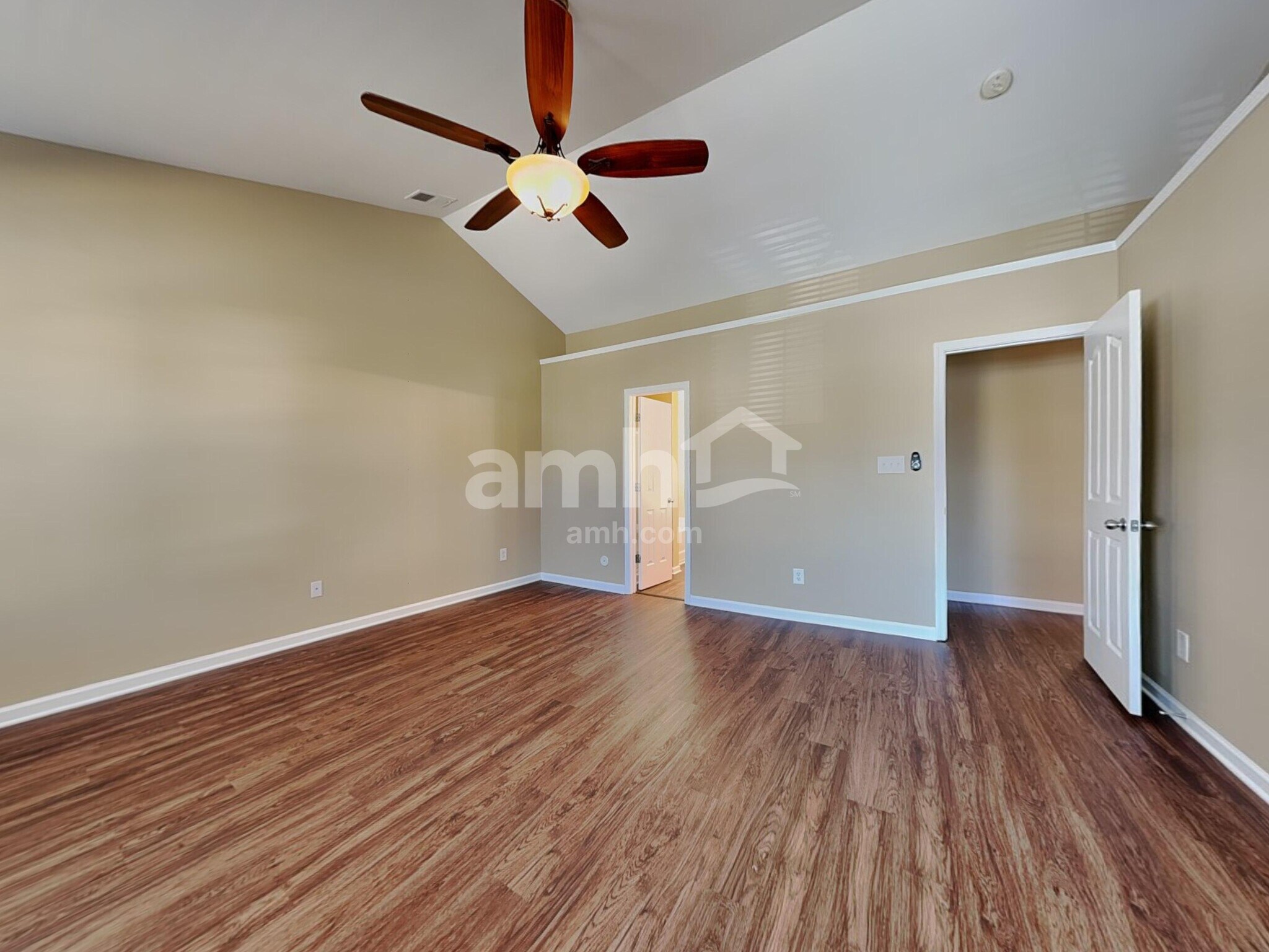 Building Photo - 2524 Ingleside Dr