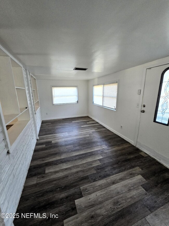 Building Photo - 9142 4th Ave