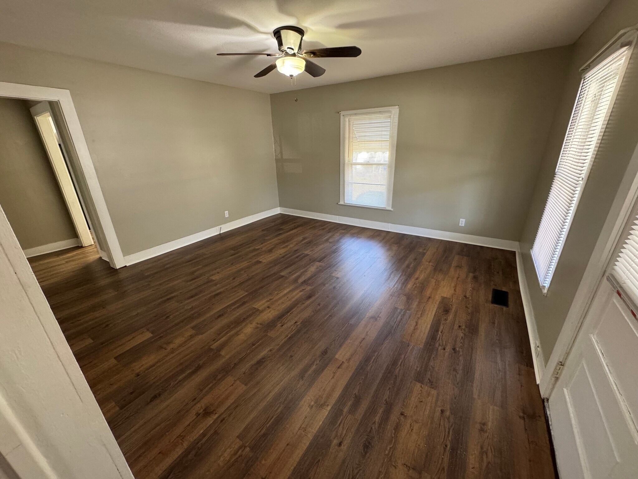 Living Room - 1906 Dalton Pike SE