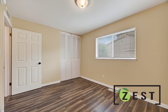 Building Photo - 39483 Marne Ave