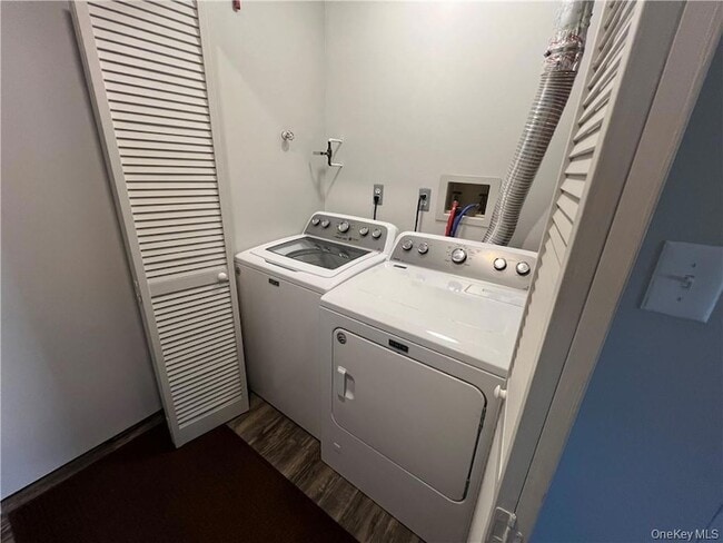 Building Photo - 3603 Whispering Hills Dr