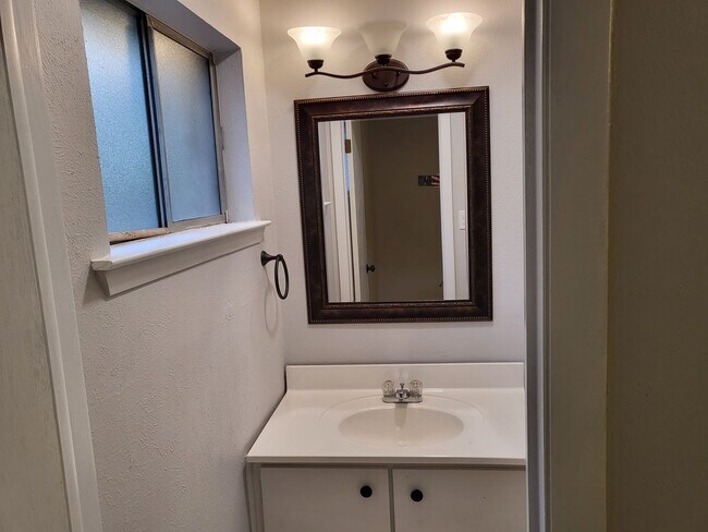 Building Photo - 1713 Chip-N-Dale Dr