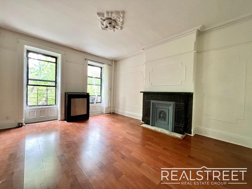 Building Photo - Charming 1 BED in Bed Stuy Brownstone!