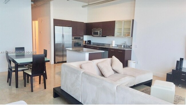 Building Photo - 3029 NE 188th St