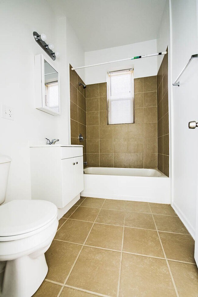 Building Photo - 3560-64 W Cermak Rd 2151-57 S Central Chicago, IL 60623