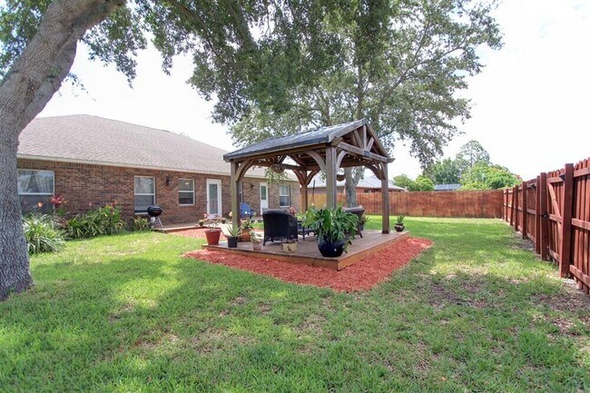 Building Photo - 125 Palm Cir