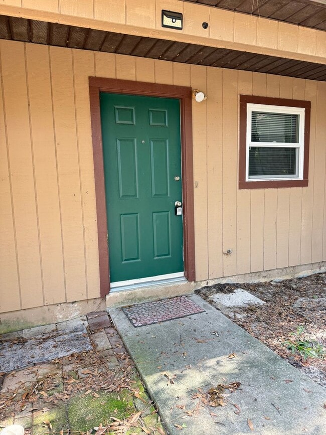 Building Photo - 1721 Active