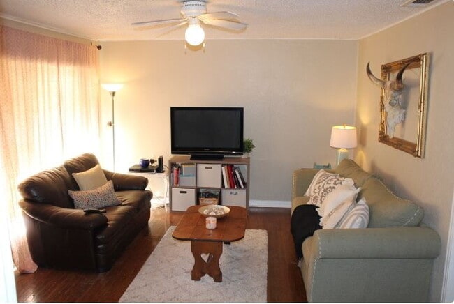 Building Photo - Updates coming soon - Flooring Updates in ...