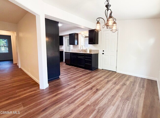 Building Photo - 279 Lake Sherwood Dr
