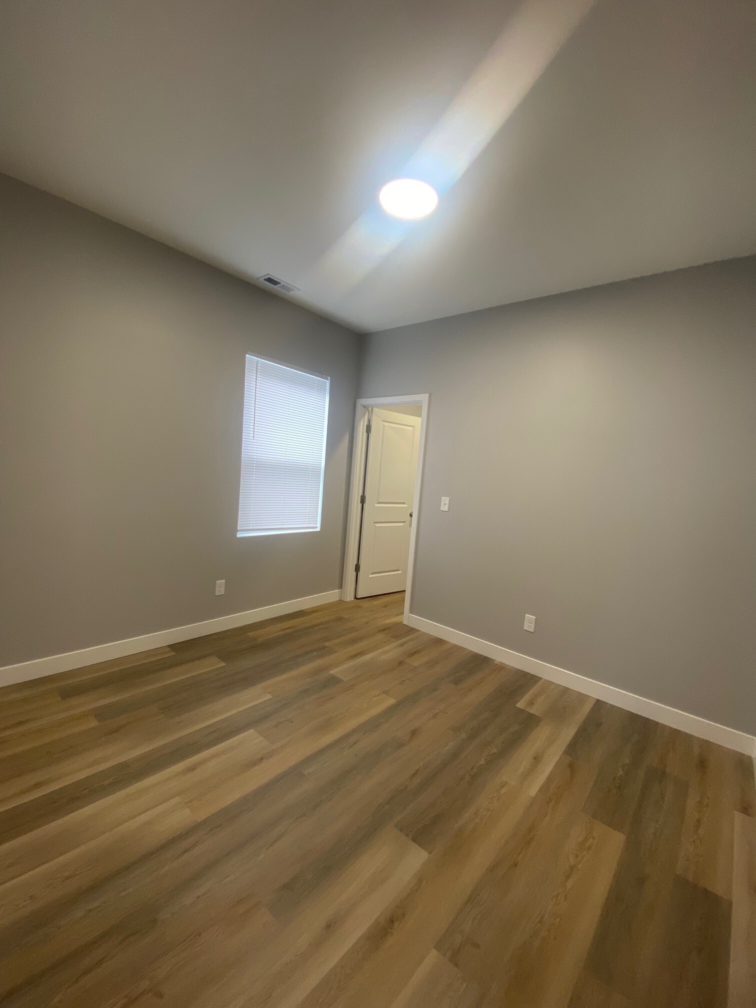 Unit B Bedroom 3 - 415 Dequincy St